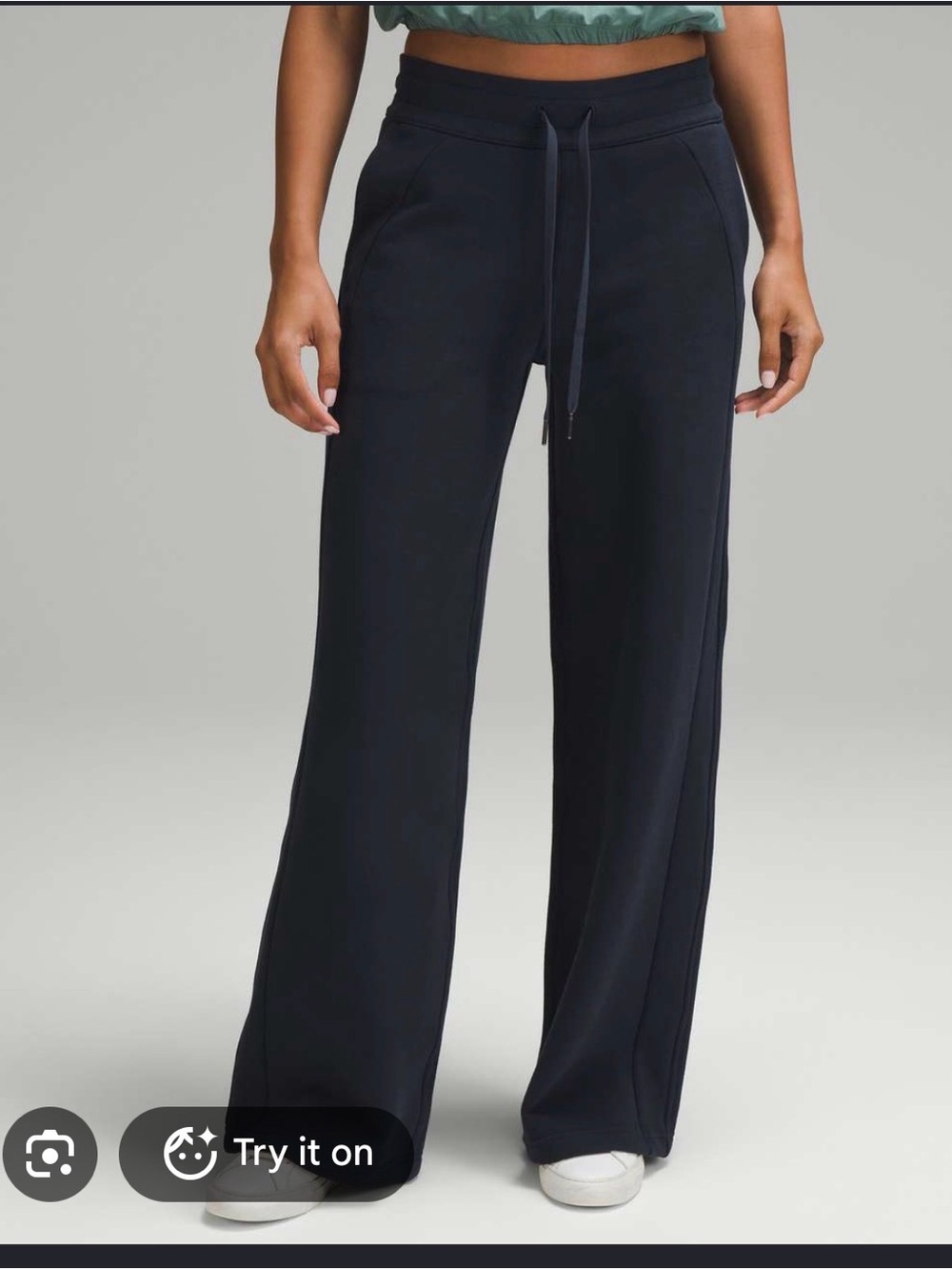 NWT Lululemon Scuba Mid-Rise Wide Leg Pant 🔥